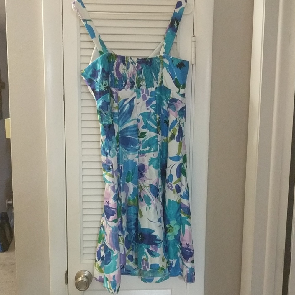 Dress - Picture 3 of 3
